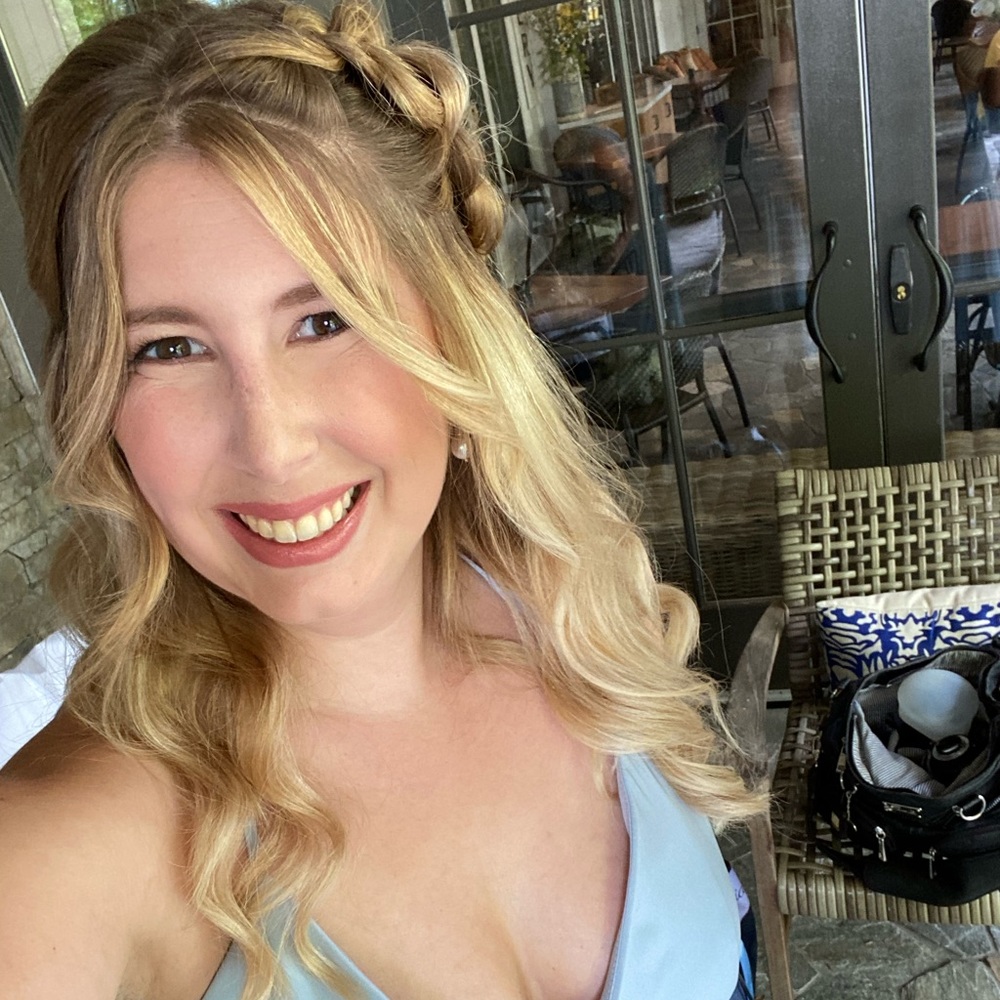 Meet your Posher, Stephanie